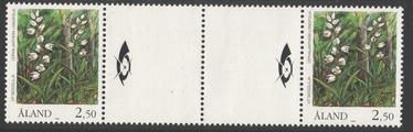 Ahvenanmaa 1989 - Kämmekkäkasveja 2,50 Miekkavalkku välilöpari + logo Ahvenanmaa 1989 - Kämmekkäkasveja 2,50 Miekkavalkku välilöpari + logo