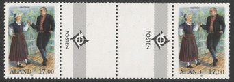 Ahvenanmaa 1993 - Kansallispukuja 17,00 Finström välilöpari + logo Ahvenanmaa 1993 - Kansallispukuja 17,00 Finström välilöpari + logo
