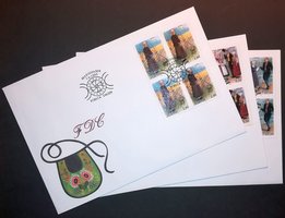 Kansallispukuja nelilöt eri kuorilla FDC (esimerkkikuva)