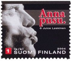 Ystävyydellä 2/6 - Suukotteleva mies (esimerkkikuva)