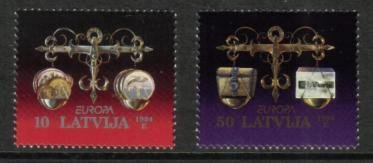 Europa CEPT 1994 - Items balanced on scales (2) (esimerkkikuva)